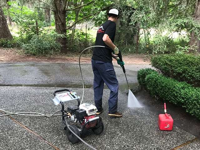 Rainier Window, Roof Cleaning, Moss Removal and Gutter Cleaning | Enumclaw Pressure Washing